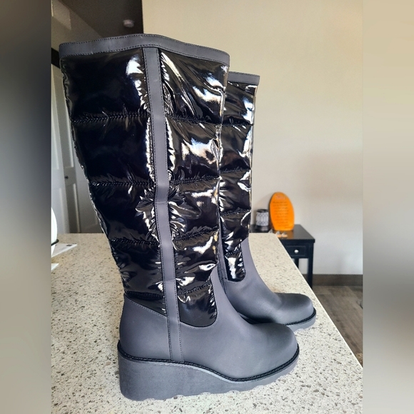 Boots - Picture 1 of 3